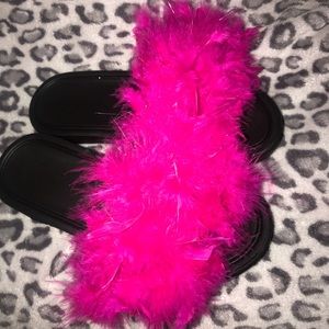 Fashionista Comfy Slides